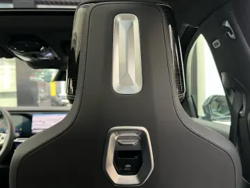 BMW 740d xDrive M Sport Pro SkyPano DA PA Prof B&W