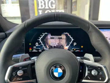 BMW 740d xDrive M Sport Pro SkyPano DA PA Prof B&W