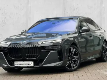 BMW 740d xDrive M Sport Pro SkyPano DA PA Prof B&W