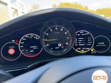 PORSCHE Panamera 4S E-Hyb ST  21  Matrix Pano Soft Chron