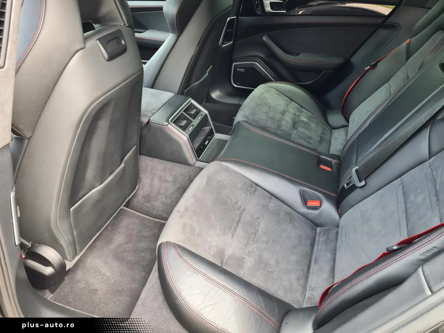 PORSCHE Panamera GTS HeadUp Pano BOSE SoftClose