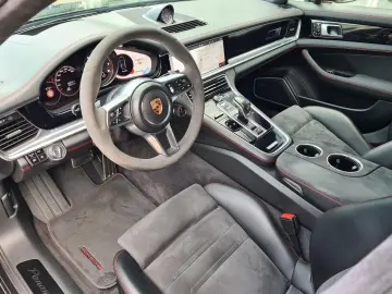 PORSCHE Panamera GTS HeadUp Pano BOSE SoftClose