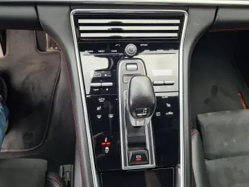 PORSCHE Panamera GTS HeadUp Pano BOSE SoftClose