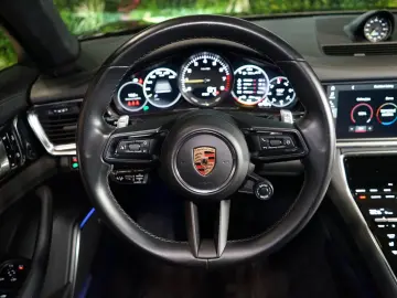 PORSCHE Panamera 4 E-HYBRID PANO BOSE CHRONO 60.744€ NET