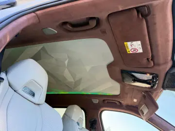 BMW XM 50 e B&W Hochglanz Shadow Iconic