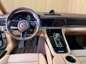 PORSCHE Panamera Panamera 4 E-Hybrid Sport Turismo Plati