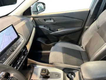 NISSAN Qashqai 1.3 DIG-T N-Connecta Fahrassist HUD Wide