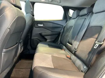 NISSAN Qashqai 1.3 DIG-T N-Connecta Fahrassist HUD Wide