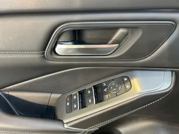 NISSAN Qashqai 1.3 DIG-T N-Connecta Fahrassist HUD Wide