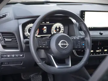 NISSAN Qashqai N-Connecta   1. Hand   HUD   360