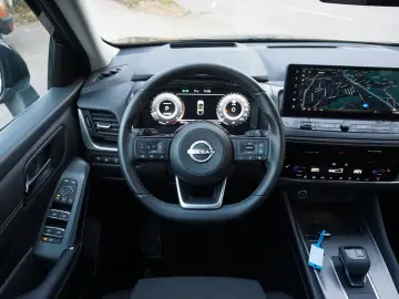 NISSAN Qashqai N-Connecta   1. Hand   HUD   360