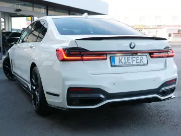 BMW 740Li M H&K 360 APPLE SHZ PANO LUFT Adapt.LED 20