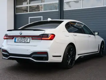 BMW 740Li M H&K 360 APPLE SHZ PANO LUFT Adapt.LED 20