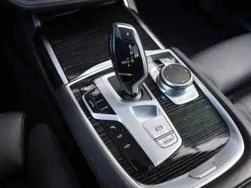 BMW 740Li M H&K 360 APPLE SHZ PANO LUFT Adapt.LED 20