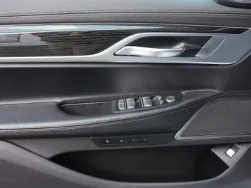 BMW 740Li M H&K 360 APPLE SHZ PANO LUFT Adapt.LED 20