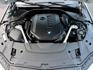 BMW 740Li M H&K 360 APPLE SHZ PANO LUFT Adapt.LED 20