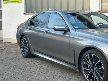 BMW 750i xDrive M Sport 20 Zoll Massage Std Hzg H K
