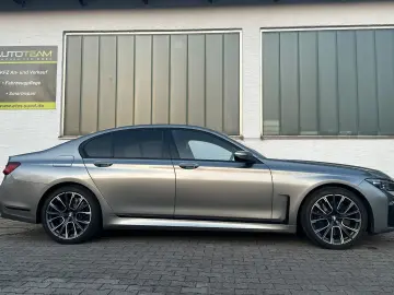BMW 750i xDrive M Sport 20 Zoll Massage Std Hzg H K