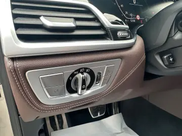 BMW 750i xDrive M Sport 20 Zoll Massage Std Hzg H K