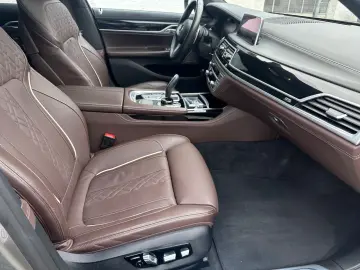 BMW 750i xDrive M Sport 20 Zoll Massage Std Hzg H K