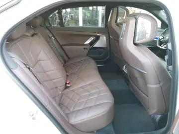 BMW 740 d xDr. M-Sport LED LEDER PANO STANDHEIZUNG