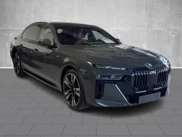 BMW 750 e xDrive M Sport Pro ACC AHK-el. Park-Assist