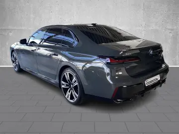 BMW 750 e xDrive M Sport Pro ACC AHK-el. Park-Assist