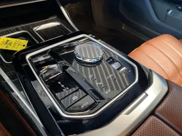 BMW 750 e xDrive M Sport Pro ACC AHK-el. Park-Assist