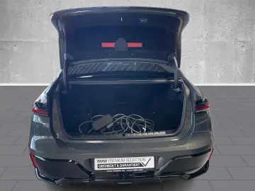 BMW 750 e xDrive M Sport Pro ACC AHK-el. Park-Assist
