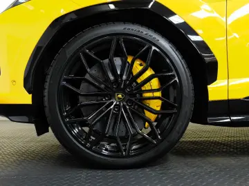 LAMBORGHINI Urus SE B&O MASSAGE 23ZOLL STYLE PACK AMBIENTE