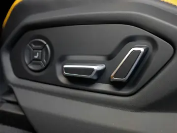 LAMBORGHINI Urus SE B&O MASSAGE 23ZOLL STYLE PACK AMBIENTE