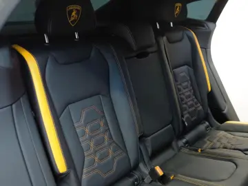 LAMBORGHINI Urus SE B&O MASSAGE 23ZOLL STYLE PACK AMBIENTE