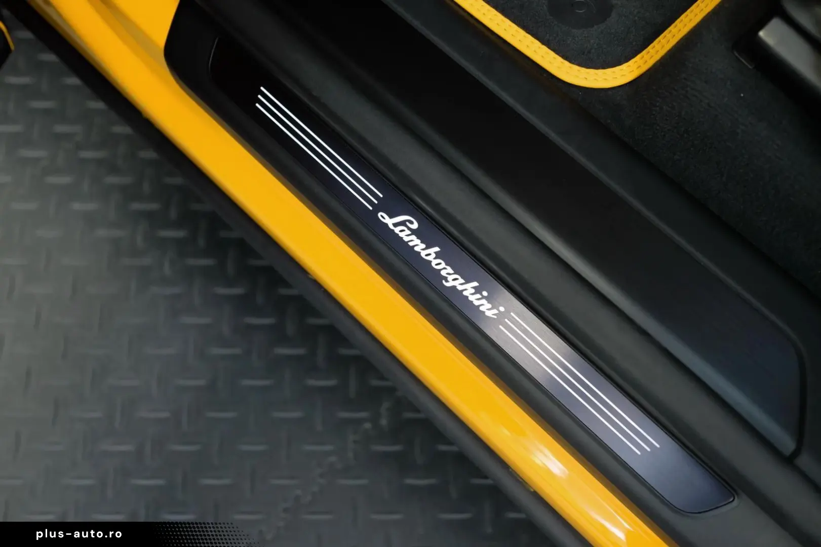 LAMBORGHINI Urus SE B&O MASSAGE 23ZOLL STYLE PACK AMBIENTE