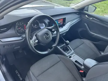 Skoda Octavia  2022   1000 cmc   110 Cp   Benzina