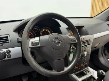 Opel Astra H