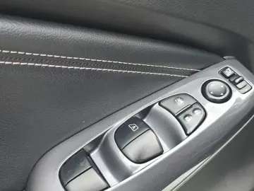 Nissan Juke 1.6 Full Hybrid 143 CP N-Connecta