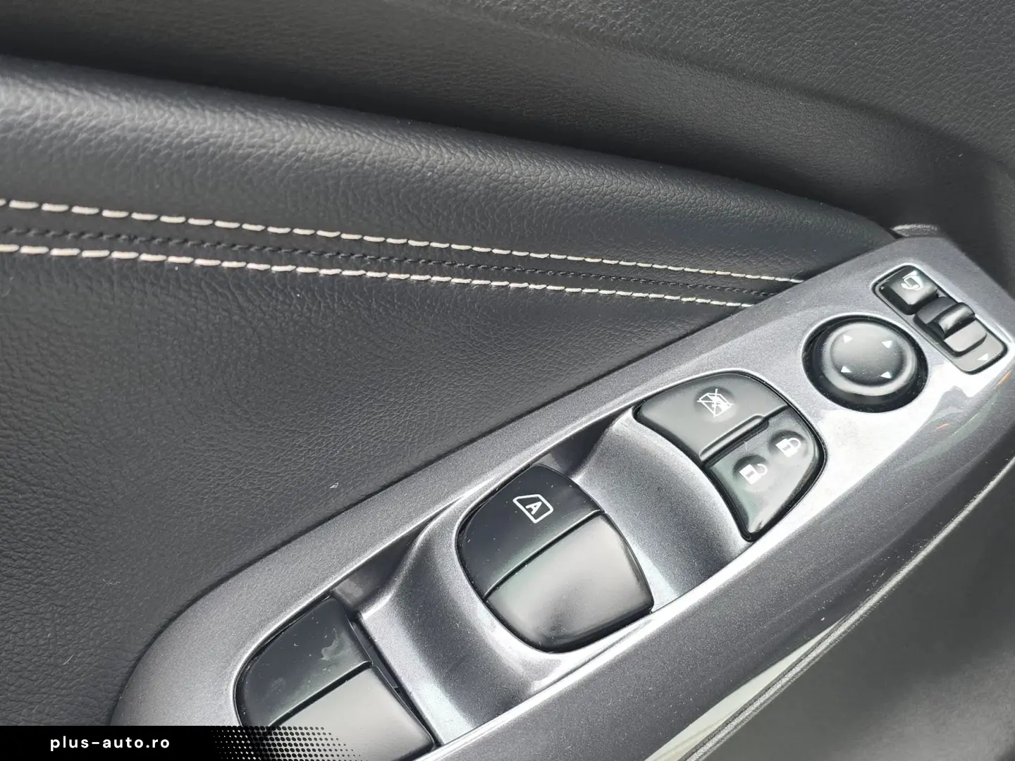 Nissan Juke 1.6 Full Hybrid 143 CP N-Connecta