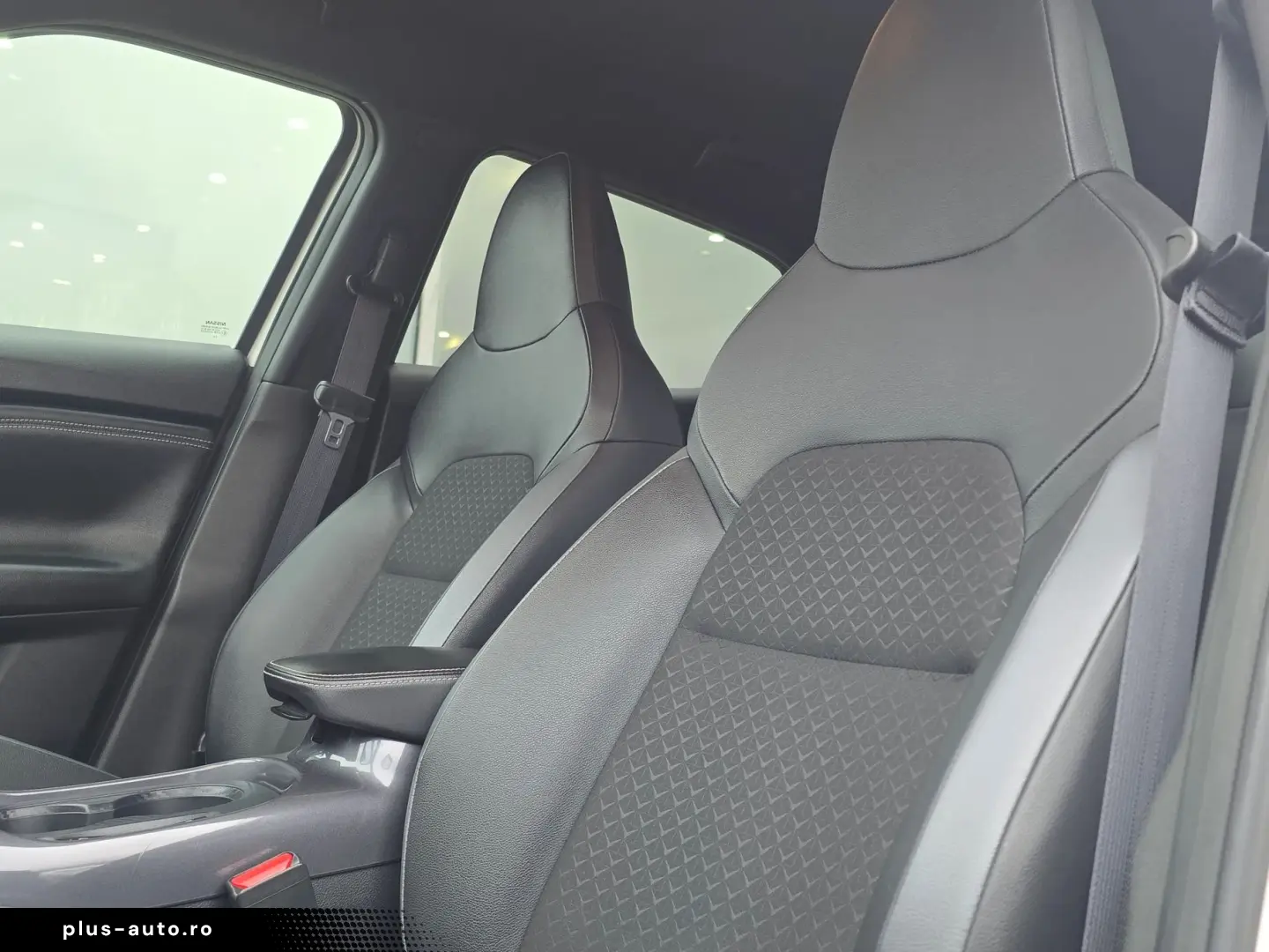 Nissan Juke 1.6 Full Hybrid 143 CP N-Connecta