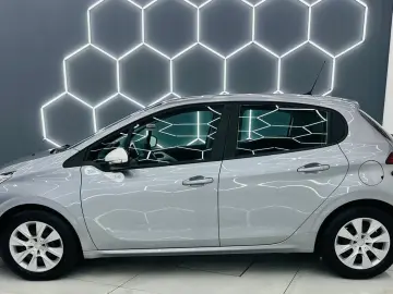 PEUGEOT 208 2019 1.2i E6 Garantie 12 Luni Rate Avans 0 Doar