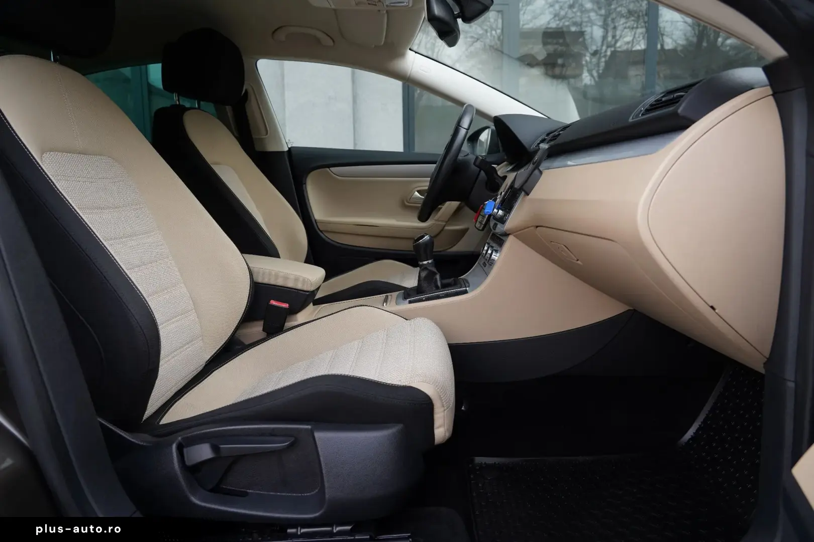 Volkswagen Passat-Cc