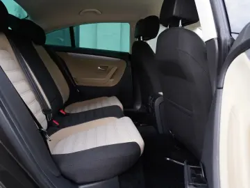 Volkswagen Passat-Cc