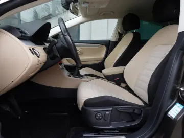 Volkswagen Passat-Cc