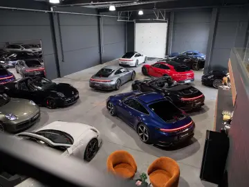 PORSCHE 992 CARRERA LIFT UITL 21 RS MATRIX 360 PANO 18W