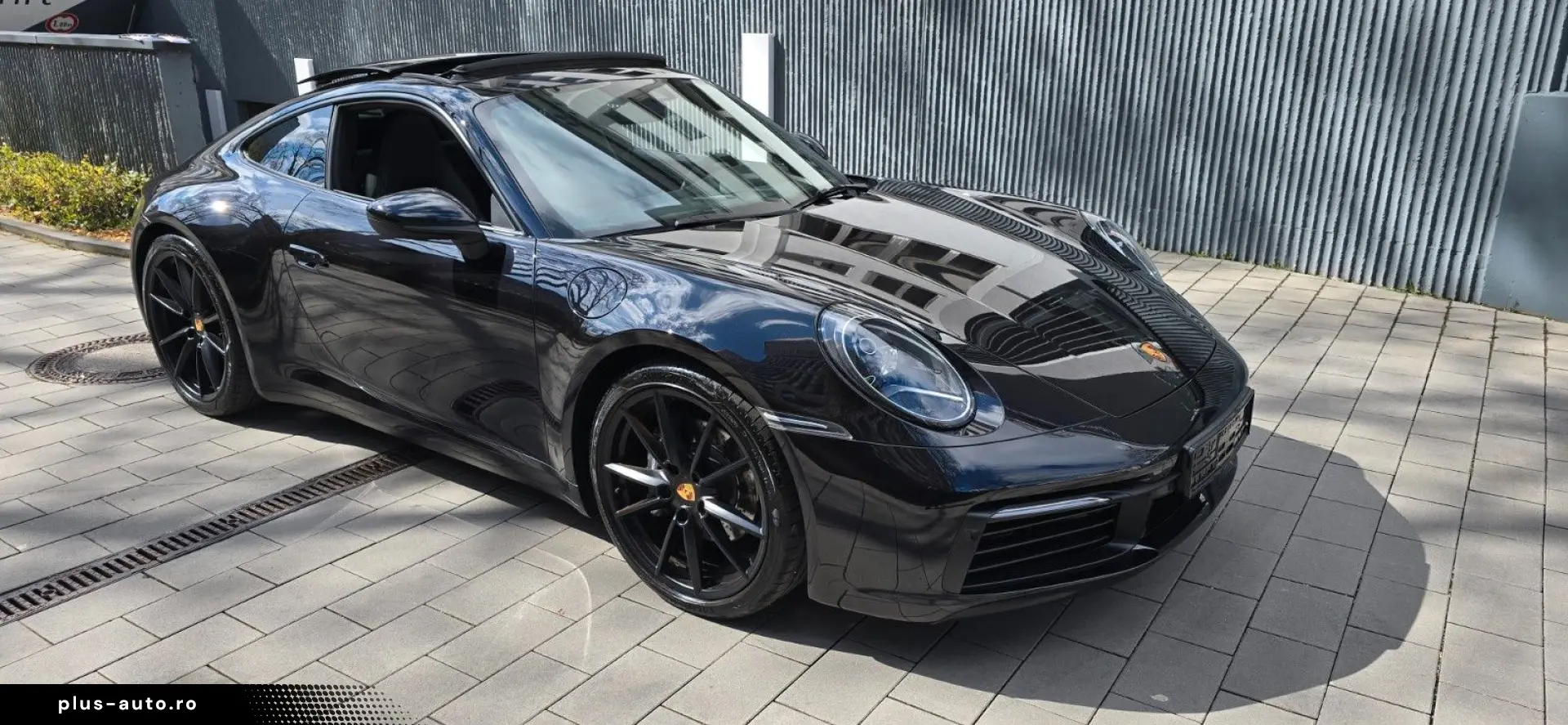 PORSCHE 911 Carrera 4