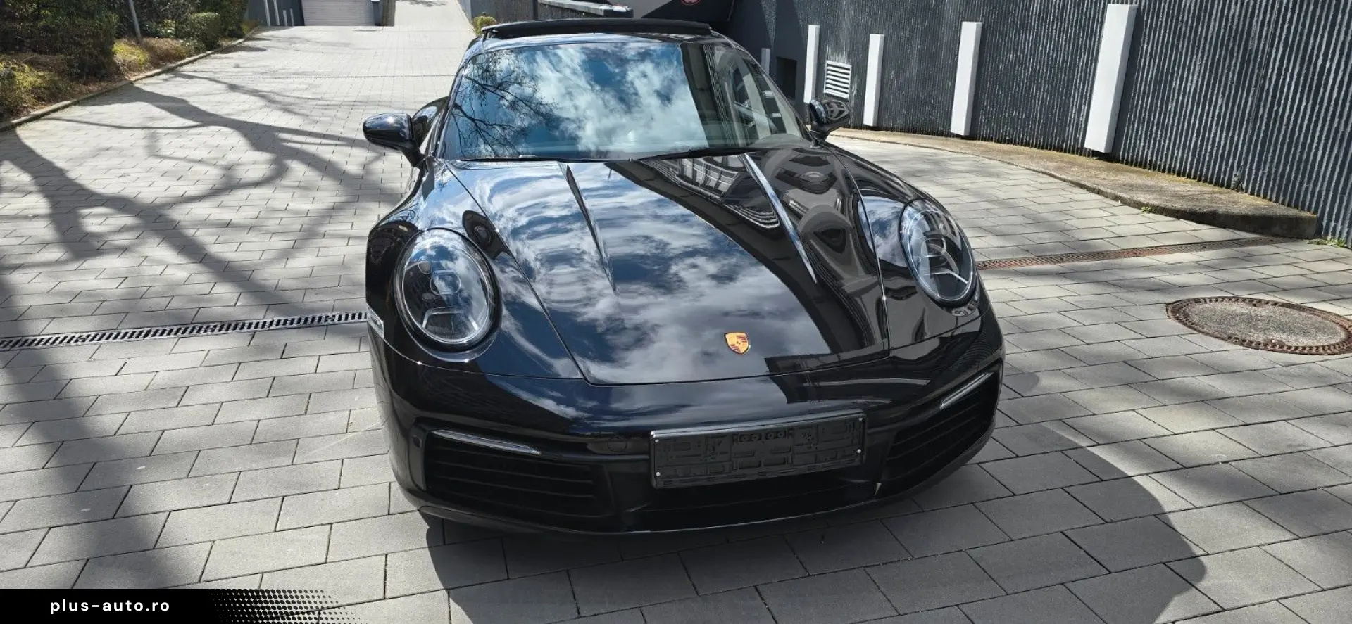 PORSCHE 911 Carrera 4