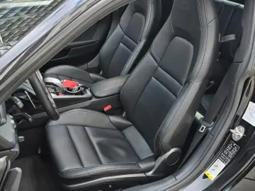 PORSCHE 911 Carrera 4