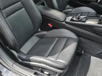 PORSCHE 911 Carrera 4