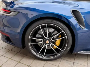 PORSCHE 911 992 Turbo S KERAMIK MWST APPROVED