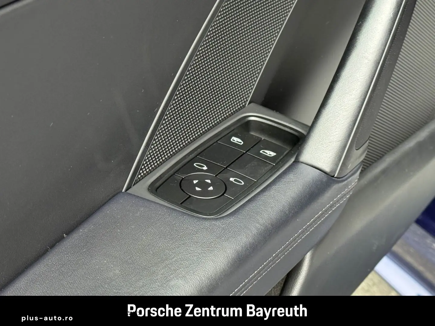 PORSCHE 992 Carrera 4 S  Sportabgas LED Sport Chrono