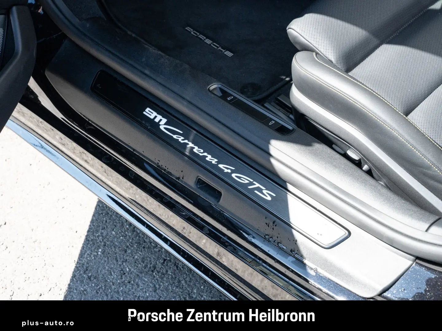 PORSCHE 992 911 Carrera 4 GTS Cabrio Burmester InnoDrive